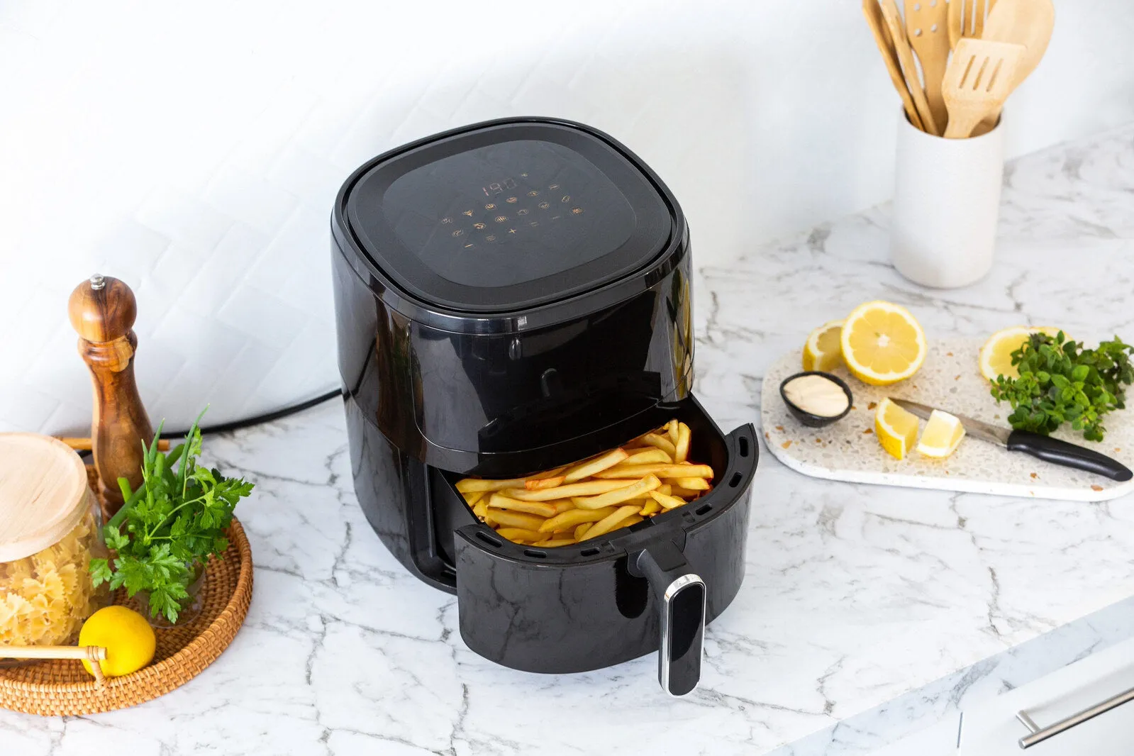 6L Digital Air Fryer w/ 1600W & Glass Window