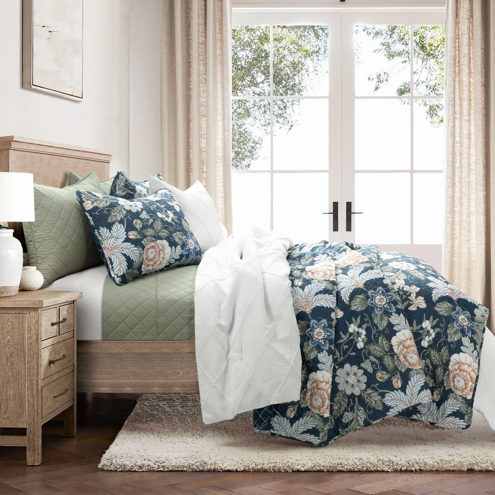 Ava Diamond Oversized Cotton Quilt Set