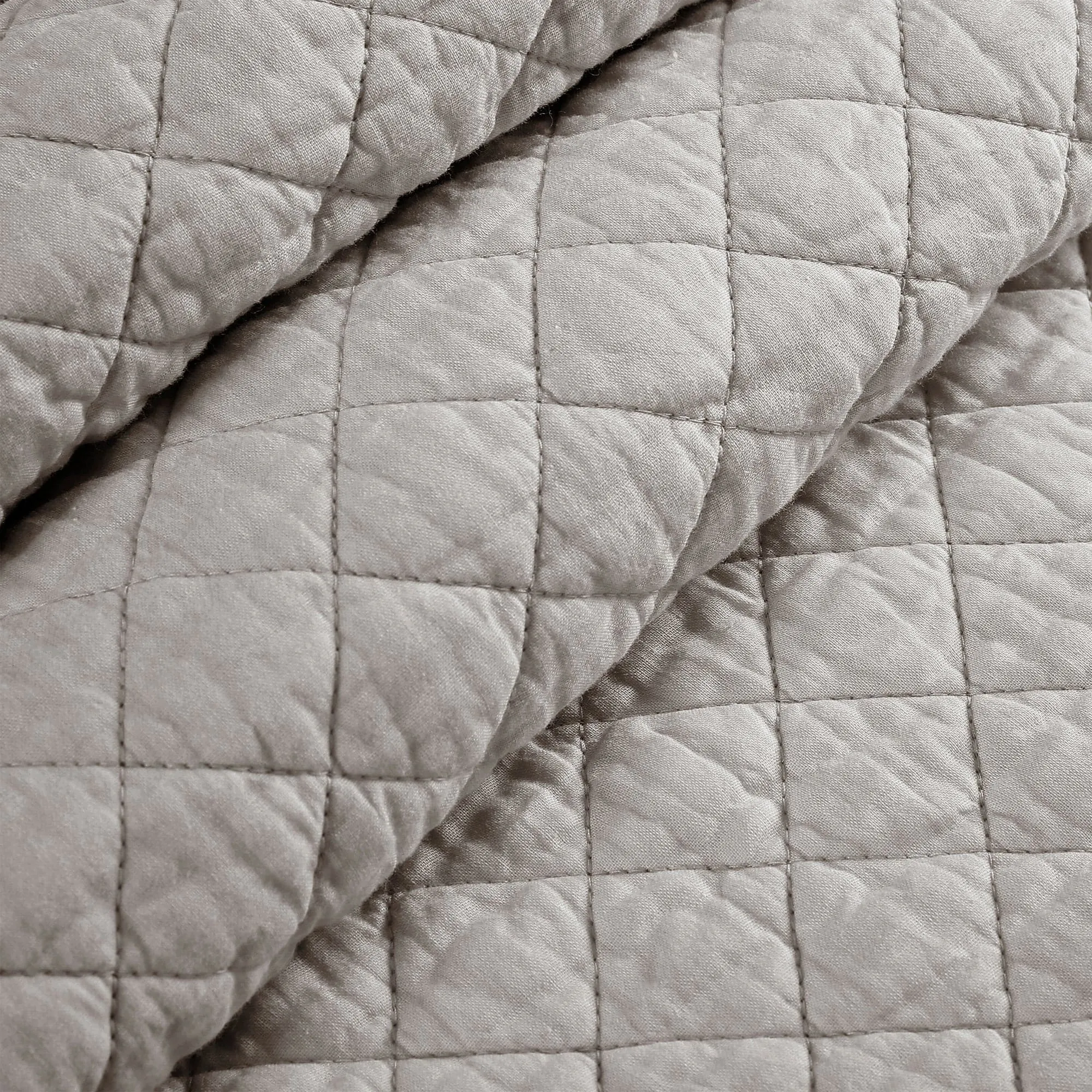 Ava Diamond Oversized Cotton Quilt Set