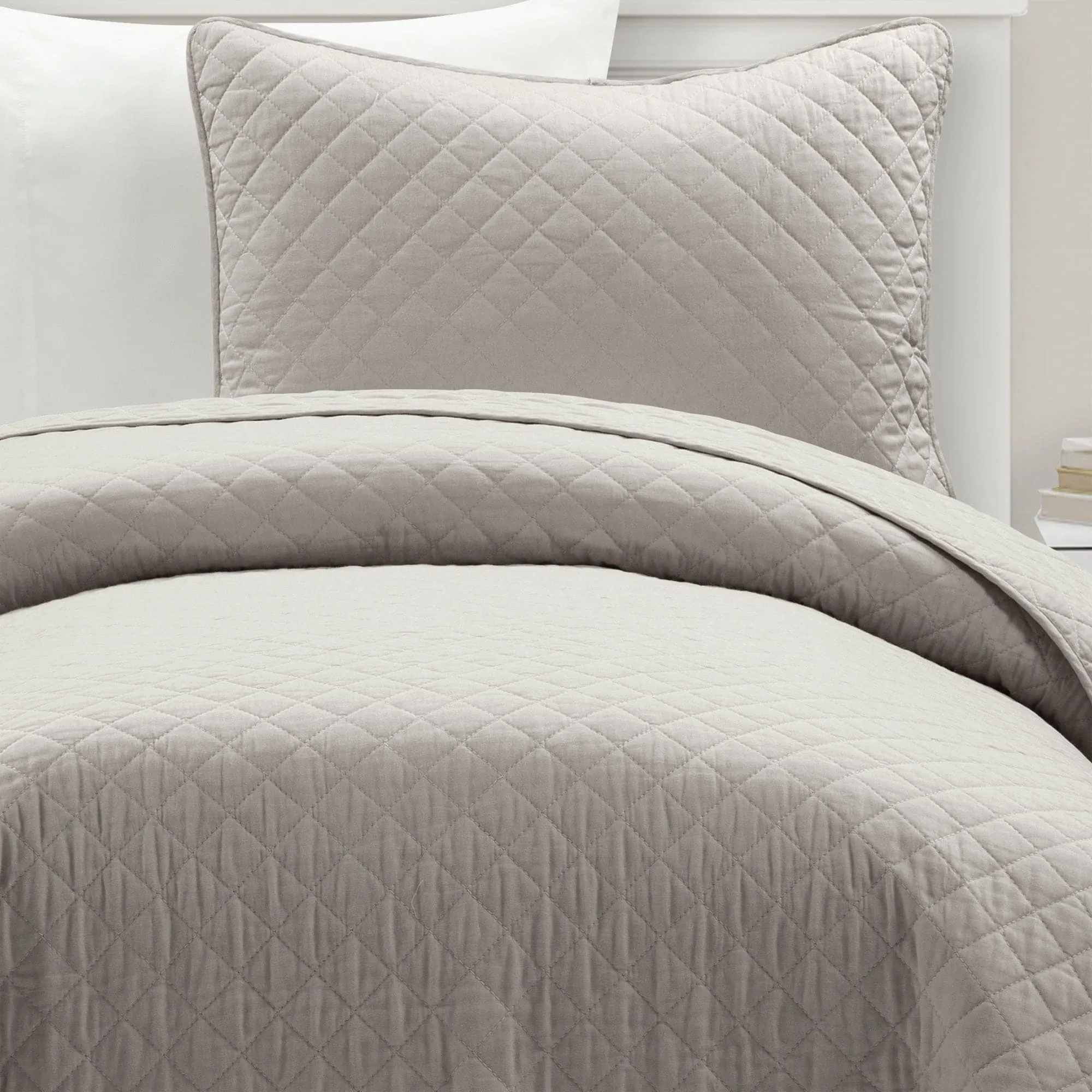 Ava Diamond Oversized Cotton Quilt Set