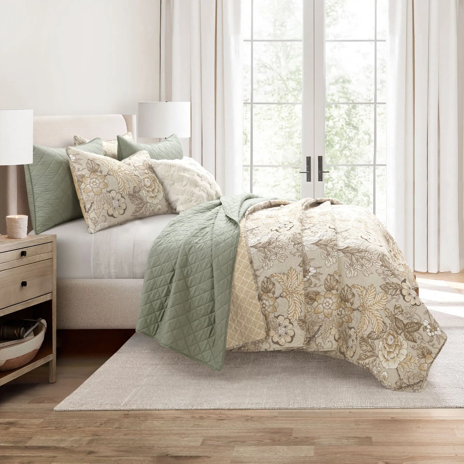 Ava Diamond Oversized Cotton Quilt Set