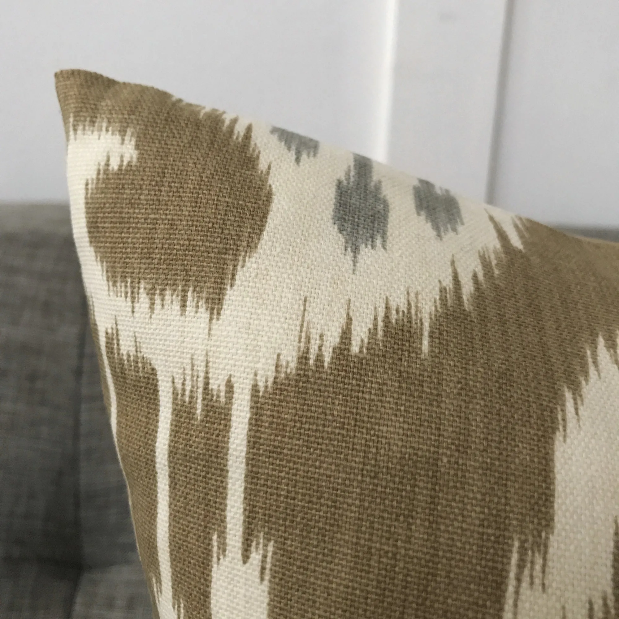 Brown Shibori Eye Ikat Linen Throw Pillow Cover 16x16