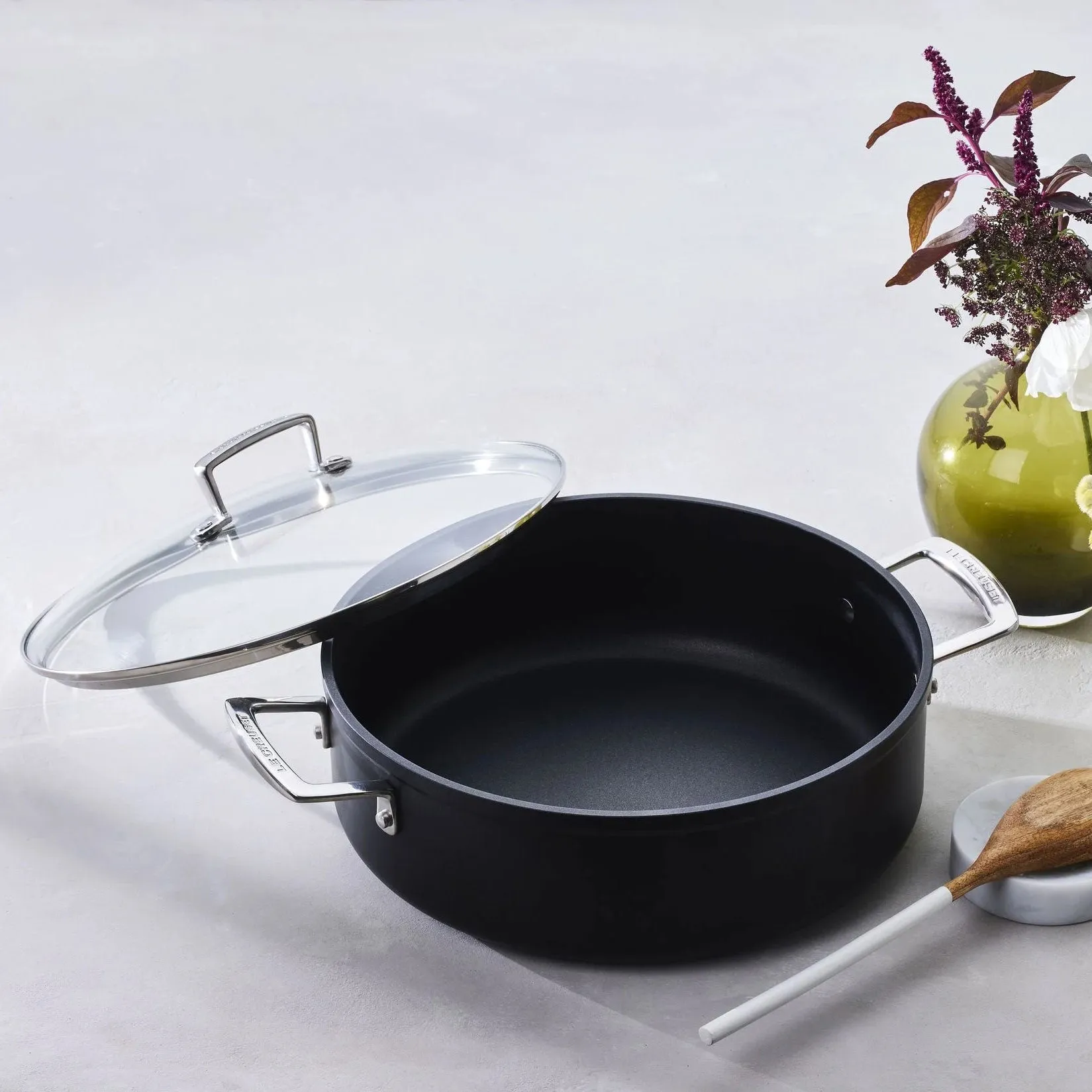 LE CREUSET Sauté in Alluminio Antiaderente 28cm con Coperchio in Vetro