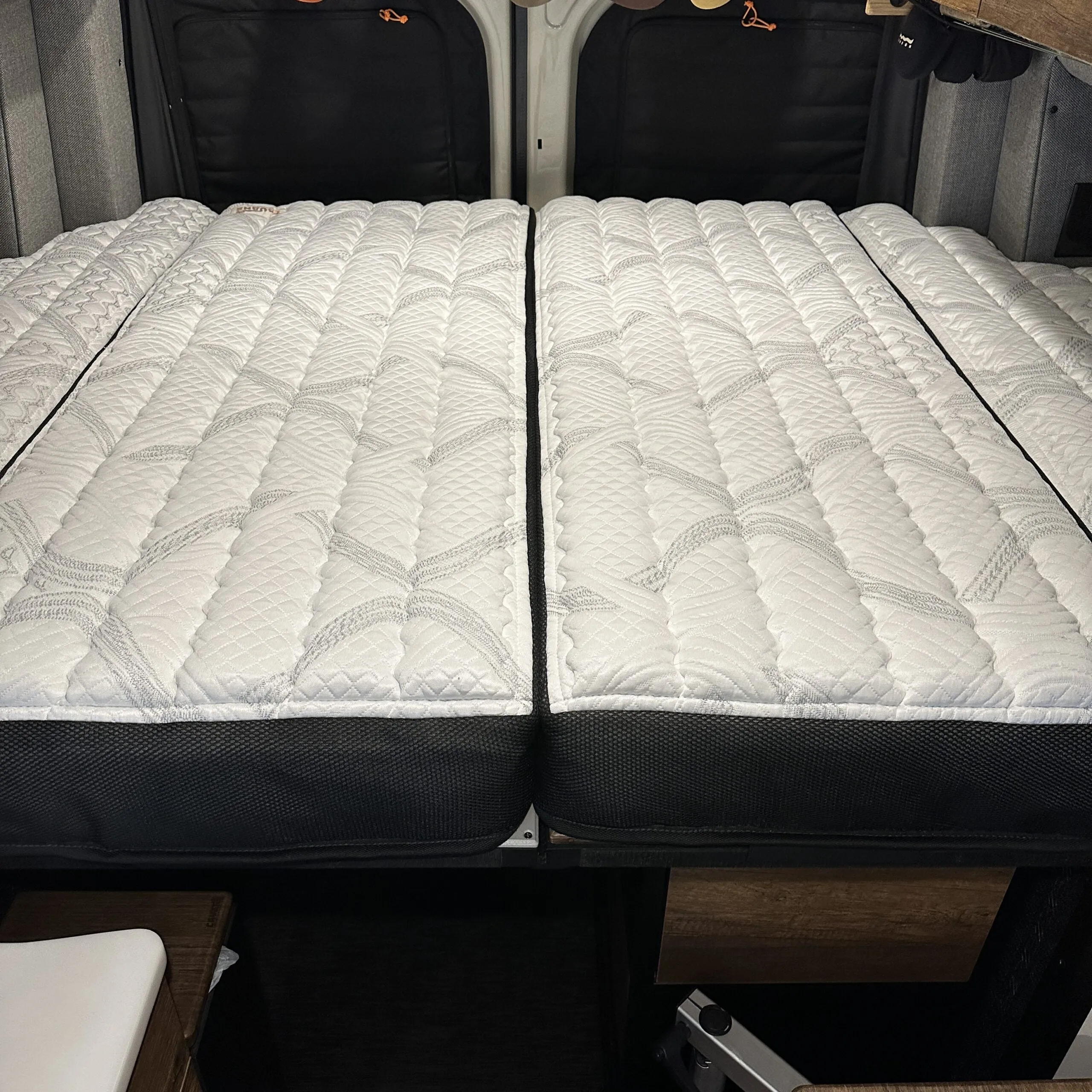 ULTRA Luxe Mattress - Storyteller Overland Mode LT